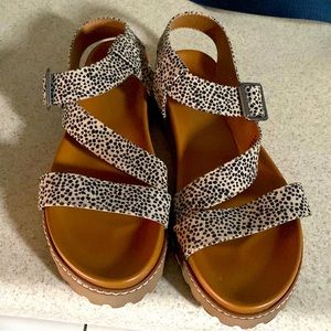 Universal Thread Animal Print Sandals